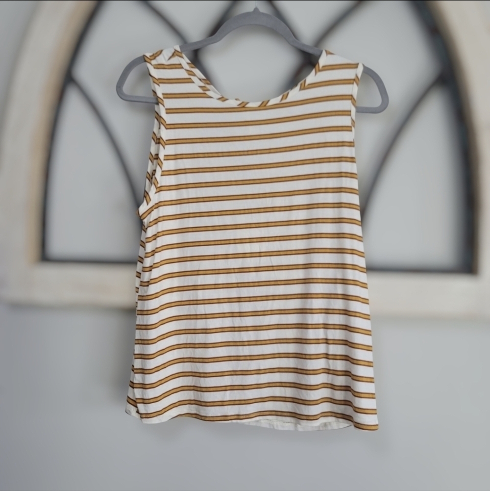 *NWT* Green Envelope Ivory Gold Striped Tie Back Skeeveless Blouse, Sz M
